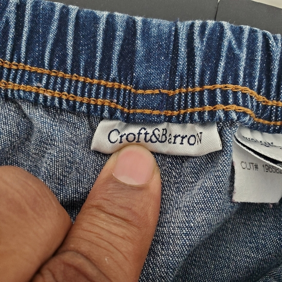 Croft & Barrow Woman's 2X Short Blue Denim Pull-On Jeans Elastic Waist Stretch - Picture 6 of 12